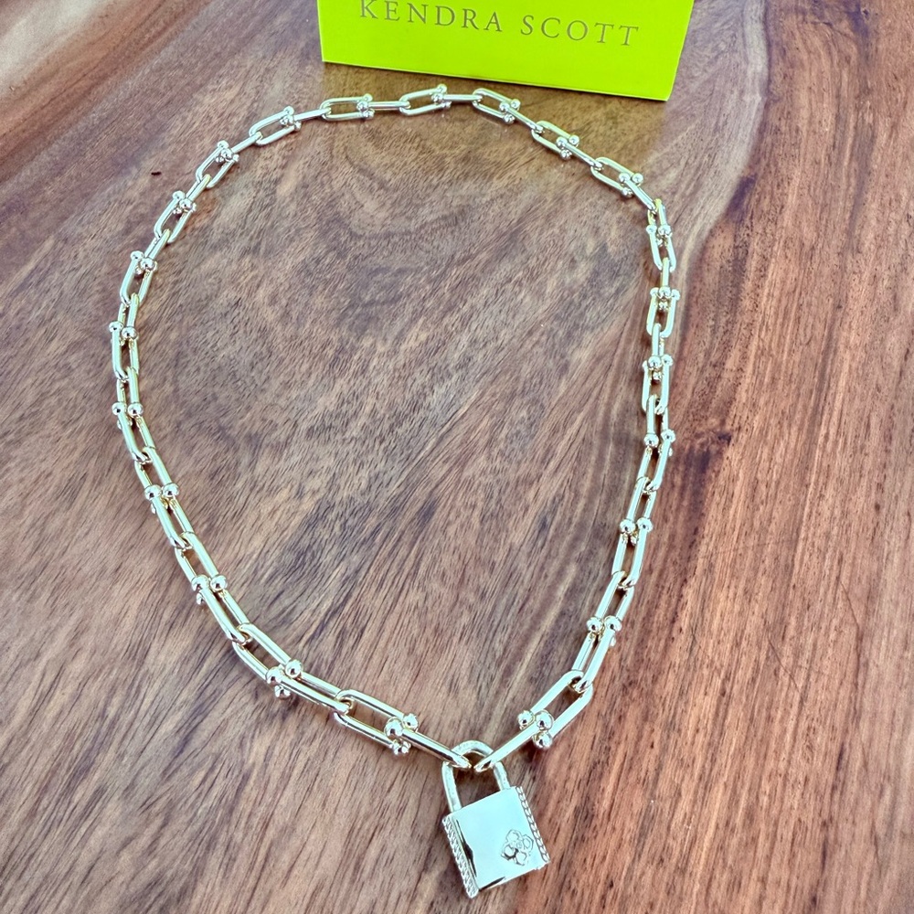 Kendra Scott Gold Padlock Chain Necklace